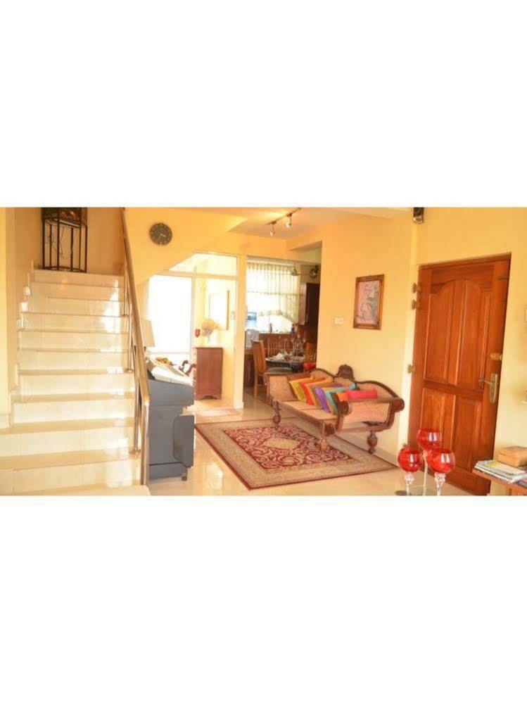Frangipani Apartment Dehiwala-Mount Lavinia Exterior foto